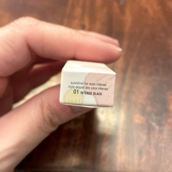 Clinique NIB Quickliner for Eyes Intense • Shade 01, Intense Black - Picture 3 of 5